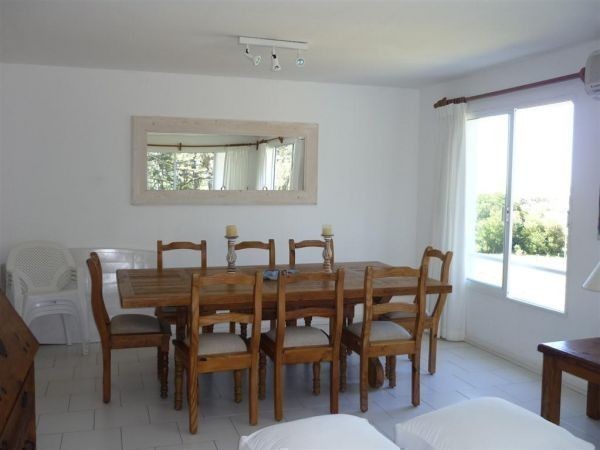 Cómodo departamento en alquiler sobre la rambla de Playa Brava, La Barra.