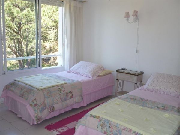 Cómodo departamento en alquiler sobre la rambla de Playa Brava, La Barra.