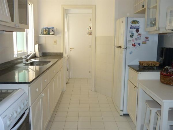 Cómodo departamento en alquiler sobre la rambla de Playa Brava, La Barra.