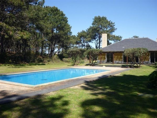 Cómodo departamento en alquiler sobre la rambla de Playa Brava, La Barra.