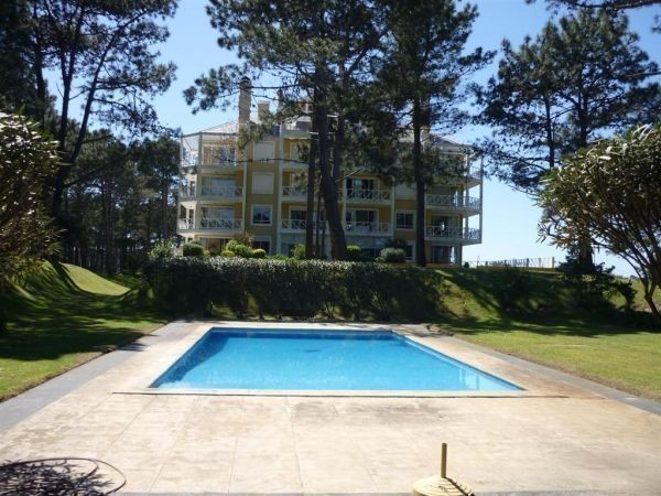 Cómodo departamento en alquiler sobre la rambla de Playa Brava, La Barra.