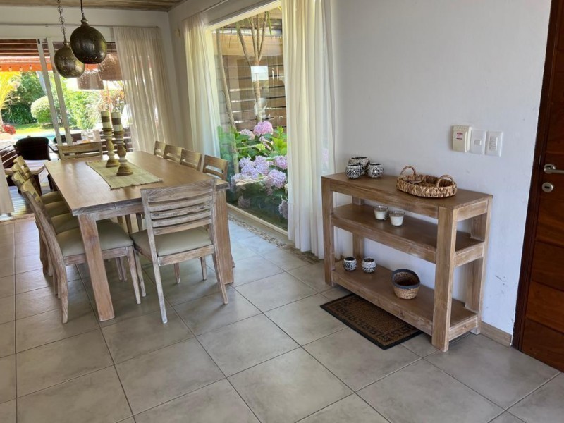 Casa en alquiler a dos cuadras del mar en Montoya, La Barra.