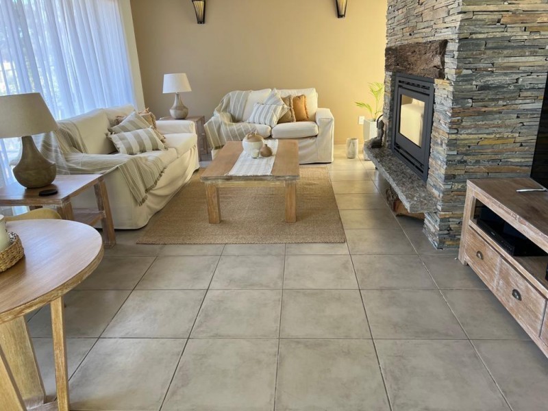 Casa en alquiler a dos cuadras del mar en Montoya, La Barra.