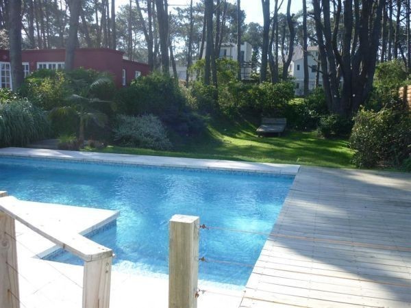 Casa en alquiler a dos cuadras del mar en Montoya, La Barra.