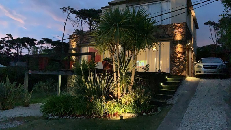 Casa en alquiler a dos cuadras del mar en Montoya, La Barra.