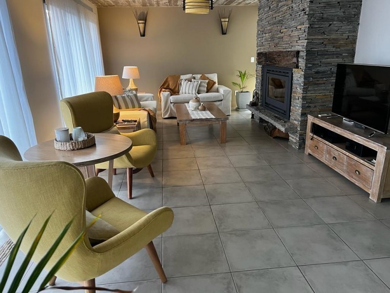 Casa en alquiler a dos cuadras del mar en Montoya, La Barra.