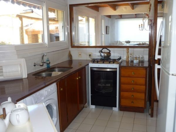 Casa en alquiler en Montoya, La Barra a una cuadra del mar.