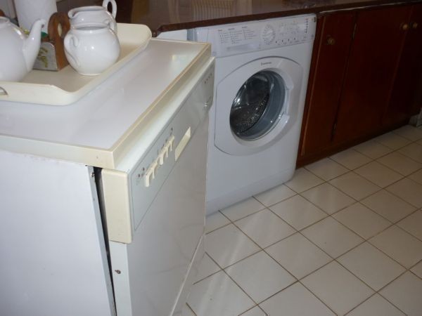 Casa en alquiler en Montoya, La Barra a una cuadra del mar.