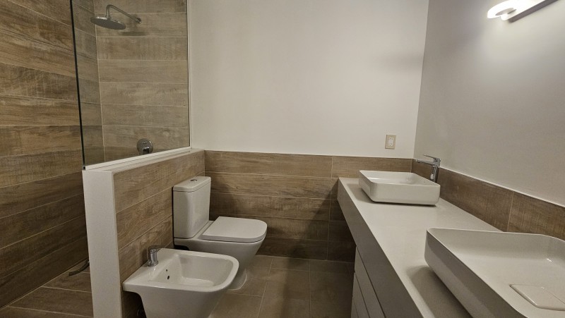 Increíble casa en alquiler y venta en Laguna blanca, La Barra con vista al mar.