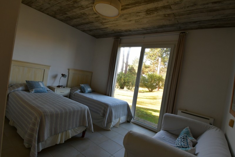 Increíble casa en alquiler y venta en Laguna blanca, La Barra con vista al mar.