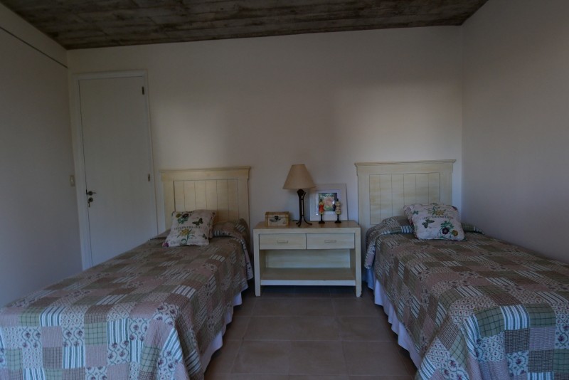 Increíble casa en alquiler y venta en Laguna blanca, La Barra con vista al mar.