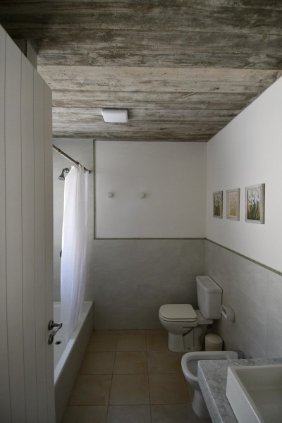 Increíble casa en alquiler y venta en Laguna blanca, La Barra con vista al mar.