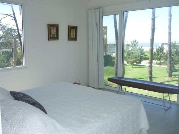 Increíble casa en alquiler y venta en Laguna blanca, La Barra con vista al mar.