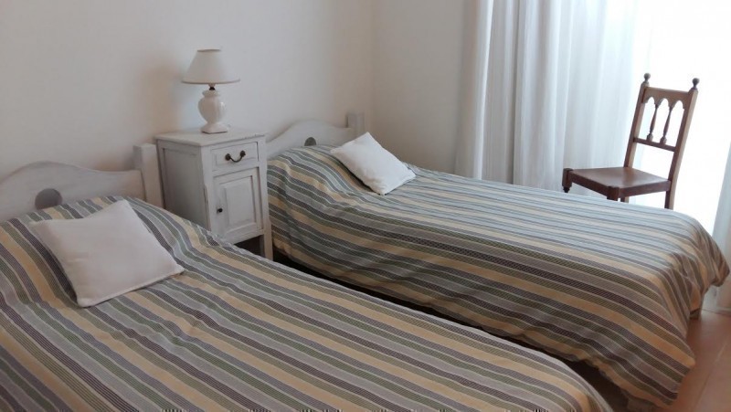 Casa esquina en alquiler en la Barra de la ruta al mar