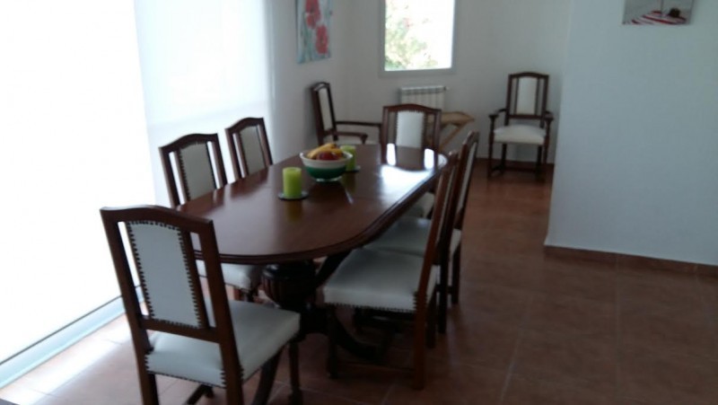 Casa esquina en alquiler en la Barra de la ruta al mar