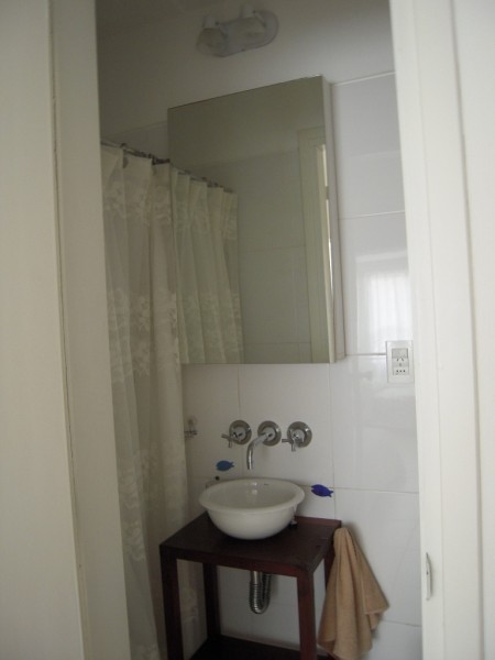 Casa esquina en alquiler en la Barra de la ruta al mar