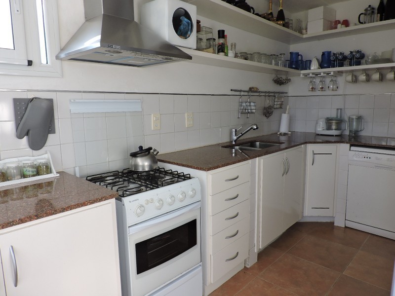 Casa esquina en alquiler en la Barra de la ruta al mar