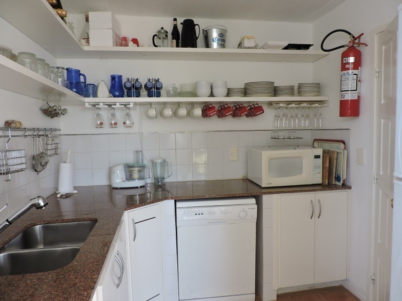 Casa esquina en alquiler en la Barra de la ruta al mar