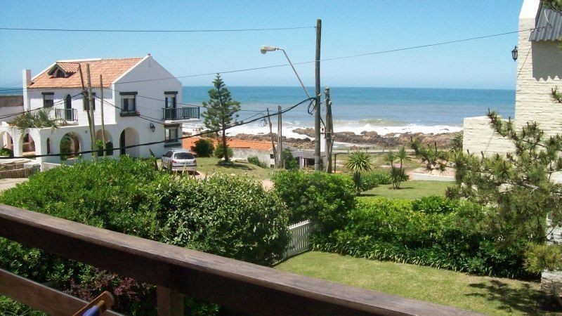 Casa esquina en alquiler en la Barra de la ruta al mar
