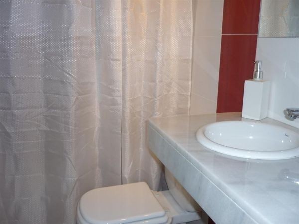 Encantadora casa en alquiler en el bosque de Montoya, La Barra.