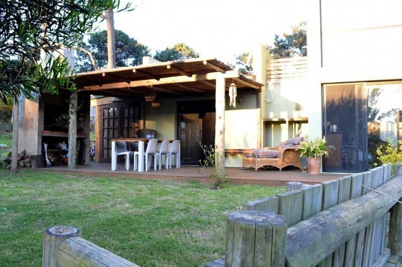 Casa en alquiler en Montoya, La Barra a 4 cuadras del mar.