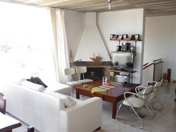 Espectacular casa en alquiler con pileta en Manantiales.