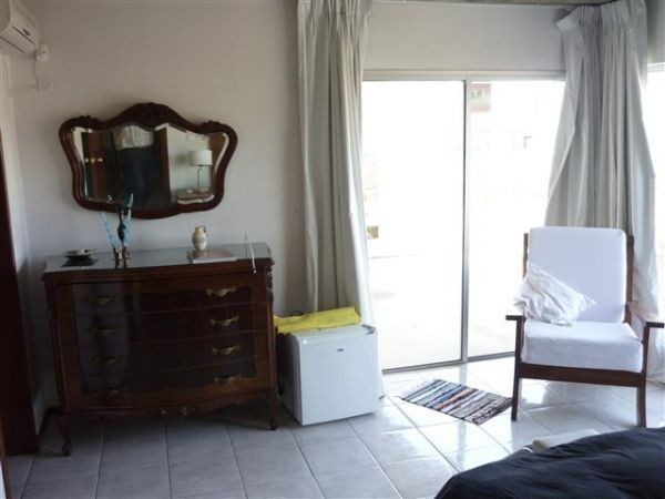 Espectacular casa en alquiler con pileta en Manantiales.