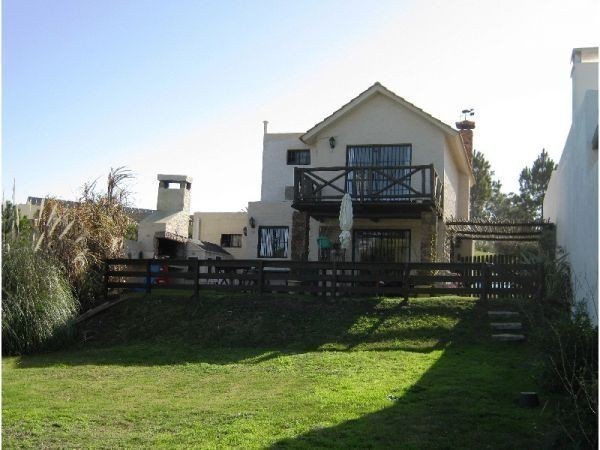 Impecable chalet en alquiler en Montoya, La Barra.