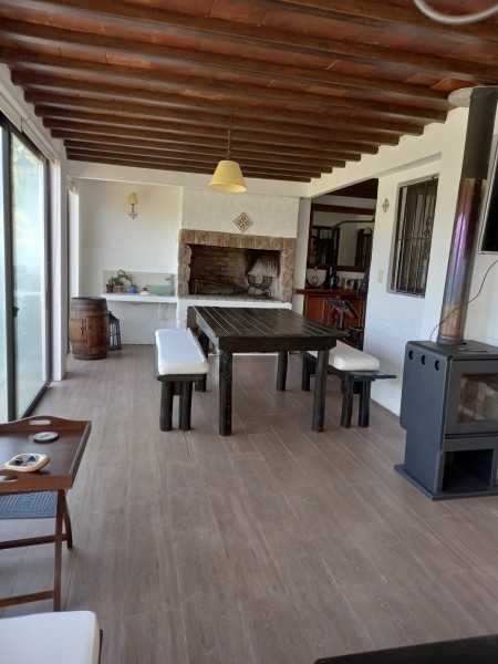 Impecable chalet en alquiler en Montoya, La Barra.