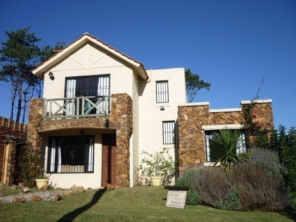 Impecable chalet en alquiler en Montoya, La Barra.