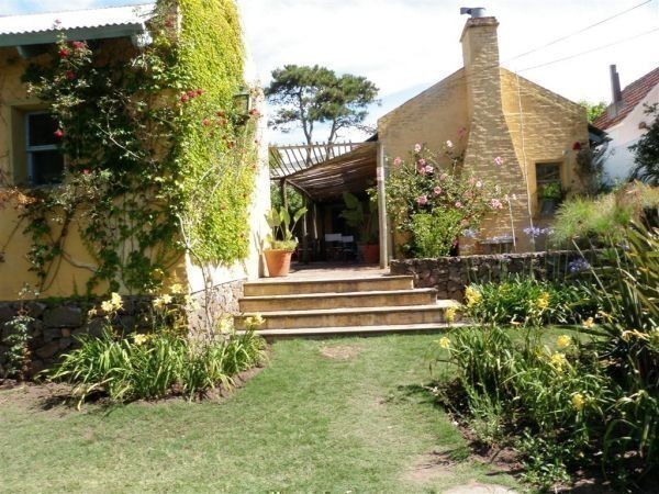 Encantadora casa en alquiler sobre La Barra.