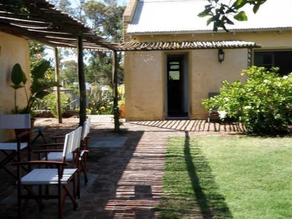Encantadora casa en alquiler sobre La Barra.