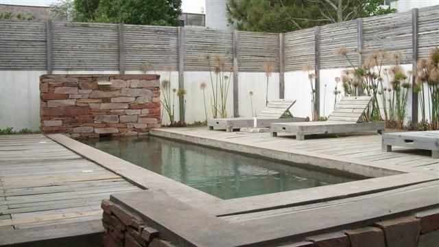 Casa en alquiler sobre La Barra de arquitectura moderna, lineas puras y muy buena decoracion.