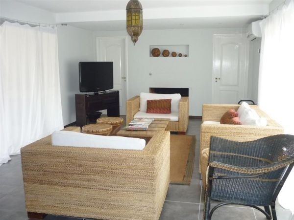 Casa en alquiler sobre Laguna Blanca, La Barra.