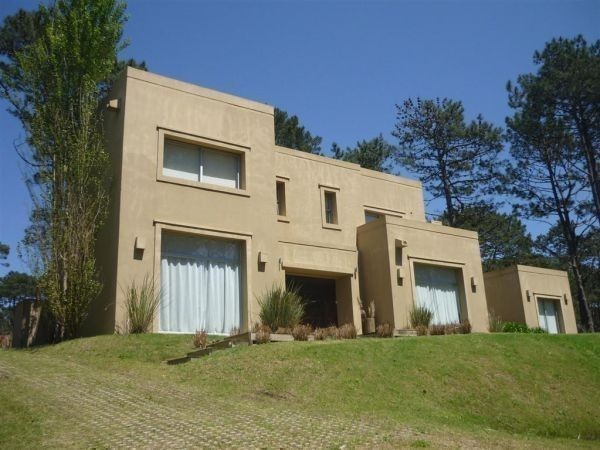 Casa en alquiler sobre Laguna Blanca, La Barra.