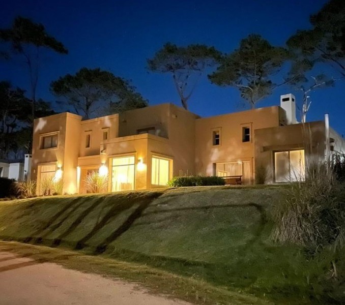 Casa en alquiler sobre Laguna Blanca, La Barra.