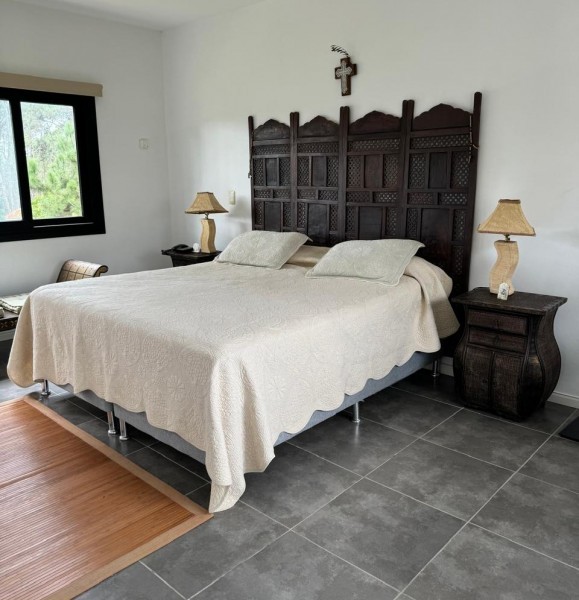 Casa en alquiler sobre Laguna Blanca, La Barra.