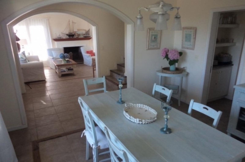 Casa en alquiler en Montoya con pileta a 100 mts del mar