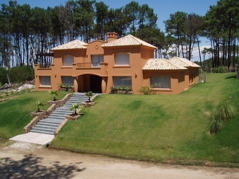 Espectacular casa en alquiler y venta en Laguna Blanca, La Barra