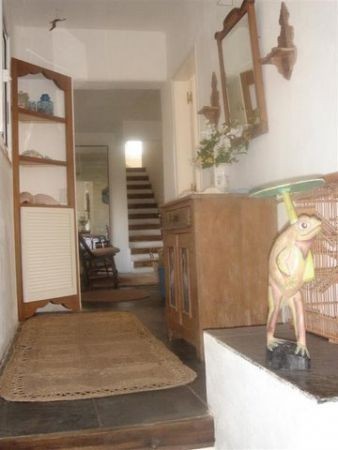 Muy linda casaen alquiler en La Barra, ideal para pasar unas vacaciones pegado al mar.