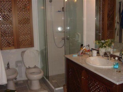 Muy linda casaen alquiler en La Barra, ideal para pasar unas vacaciones pegado al mar.