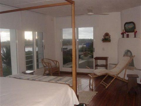 Muy linda casaen alquiler en La Barra, ideal para pasar unas vacaciones pegado al mar.