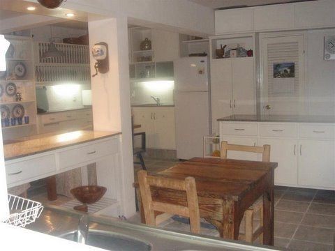 Muy linda casaen alquiler en La Barra, ideal para pasar unas vacaciones pegado al mar.