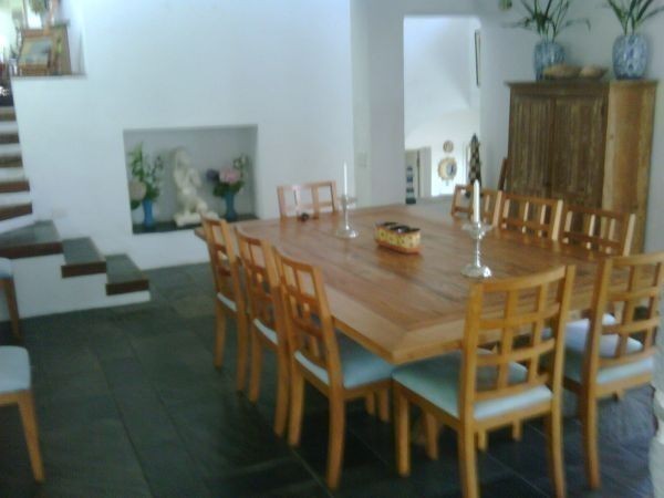 Muy linda casaen alquiler en La Barra, ideal para pasar unas vacaciones pegado al mar.