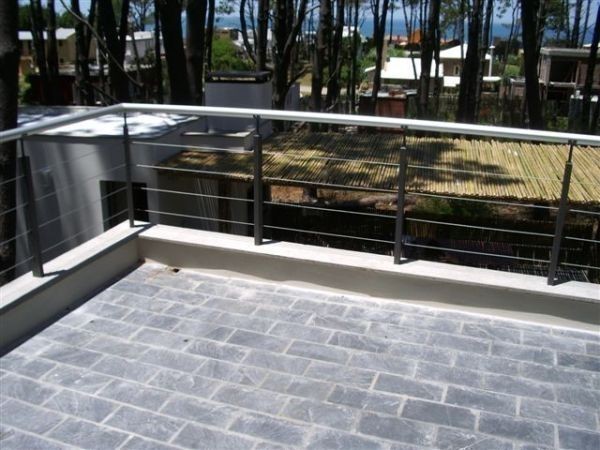 Casa en alquiler muy cómoda y muy agradable para veranear en el corazón de Montoya, La Barra.