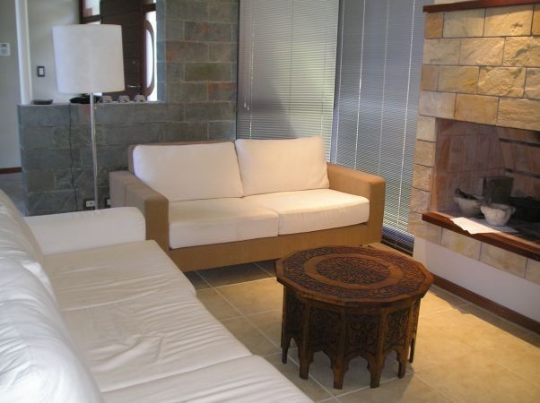 Casa en alquiler muy cómoda y muy agradable para veranear en el corazón de Montoya, La Barra.