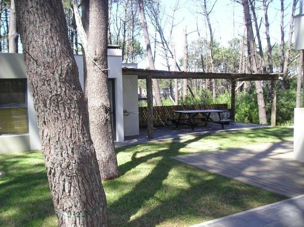 Casa en alquiler muy cómoda y muy agradable para veranear en el corazón de Montoya, La Barra.