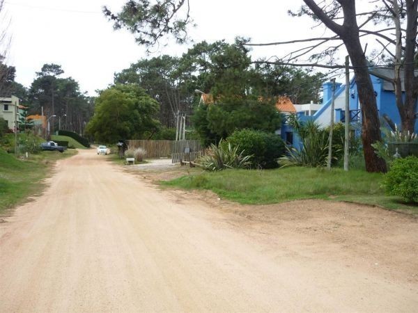 Lote en venta de 600 m2 en Montoya, La Barra.