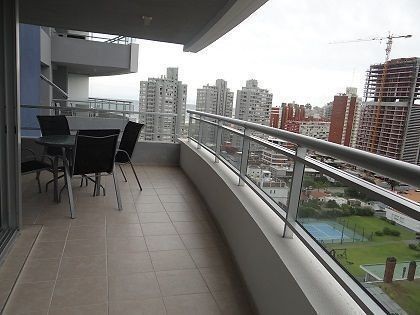 Muy lindo depto de 2 dorm y 1/2 en torre con todos los servicios en Aidy Grill