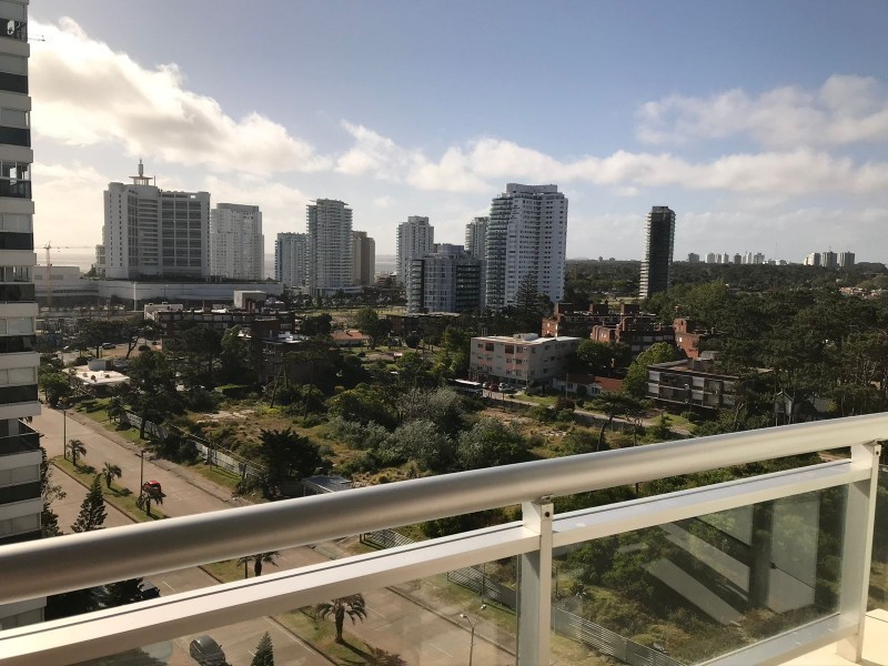 Muy lindo depto de 2 dorm y 1/2 en torre con todos los servicios en Aidy Grill